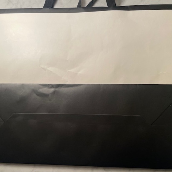 Gucci Large Paper Shopping Bag Authentic - Picture 6 of 6